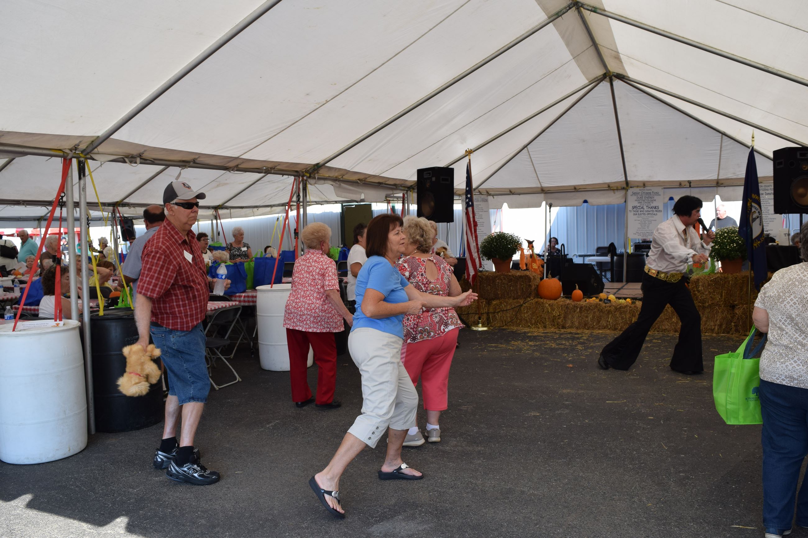 People dancing while a man sings 2